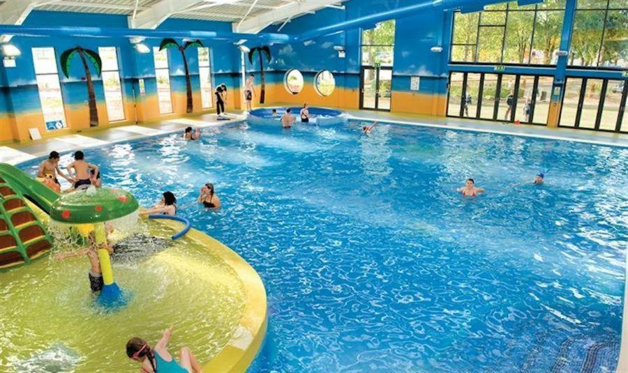 The Getaway Billing Aquadrome Villa Нортхамптън Екстериор снимка